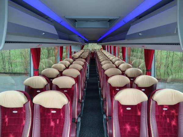 Nouvel autocar de tourisme Van Hool EX16H Intérieur 1